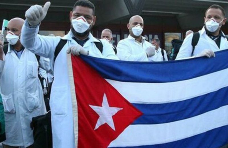 Argentina: el debate en torno a la asistencia de médicos y técnicos cubanos