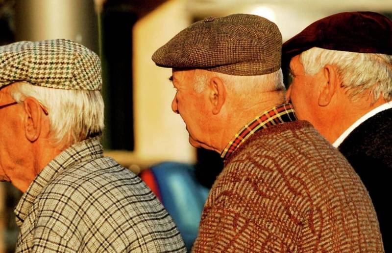 Solicitan declarar la inconstitucionalidad de la resolución relativa a la circulación de adultos mayores de 70 años