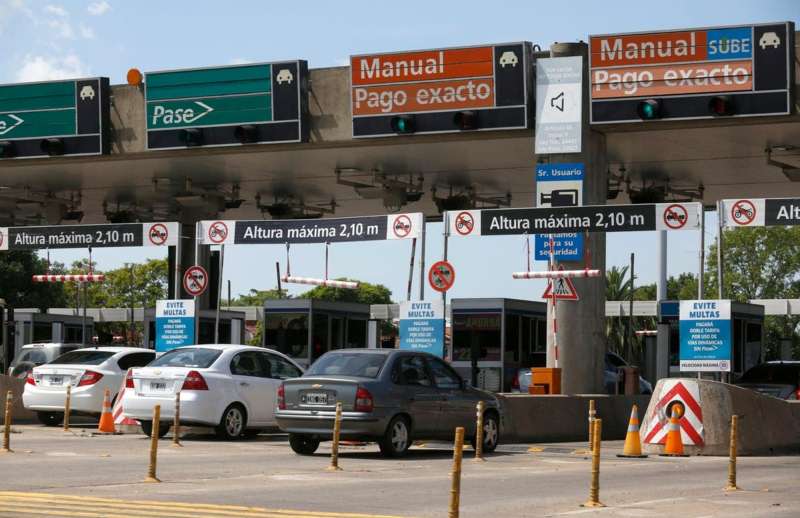 Vuelven a cobrar peajes en los accesos a Capital Federal