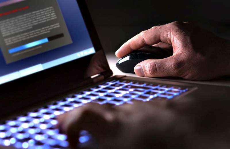 Pornovenganza: logró que allanaran a su ex y le quitaran imágenes íntimas antes de que las filtrara