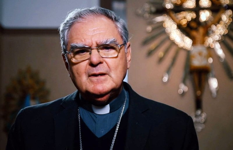 Ojea llama a vivir el «amor social» y advierte sobre niños desprotegidos y sin conectividad