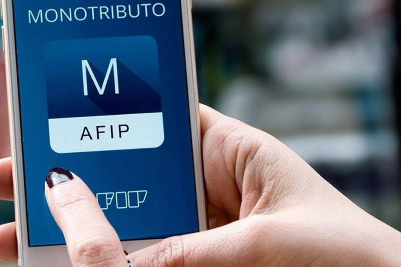 La AFIP extendió a septiembre la suspensión de bajas por falta de pago de monotributistas
