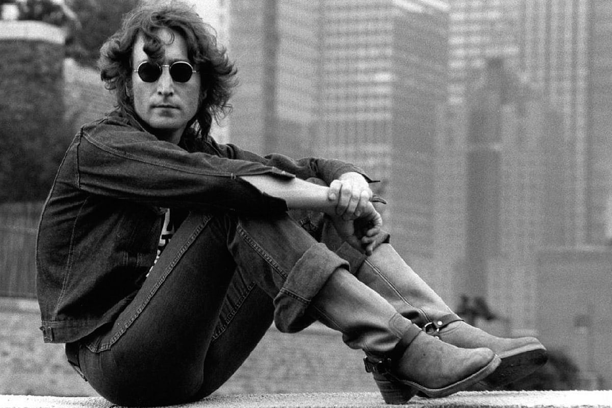 Subastan el disco que John Lennon le autografió a su asesino