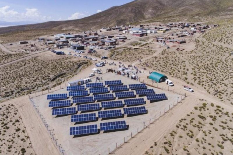 Se inauguró la Central Híbrida de generación de energía limpia en Piedra Negra