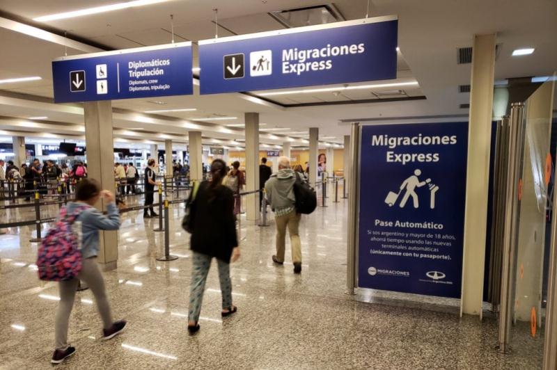 Argentina va hacia una «apertura de fronteras cuidada y con protocolos»