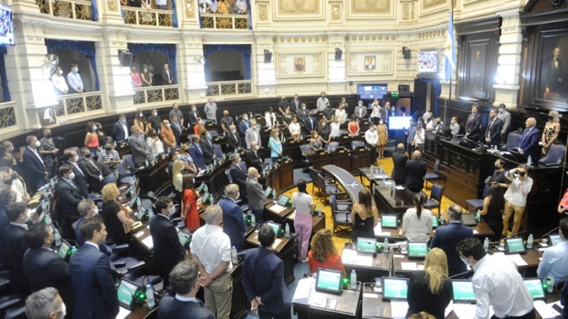Reglamentaron la ley que permite una reelección más a intendentes electos en 2019