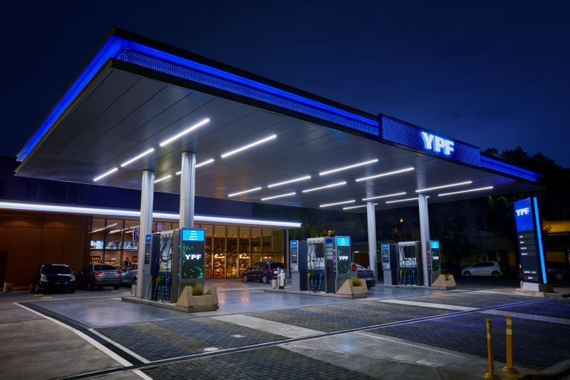Centenario de YPF: petróleo y política