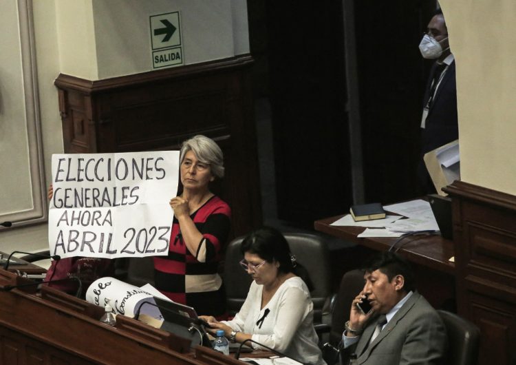 El Congreso de Perú adelanta las elecciones: serán en abril de 2024