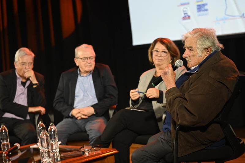 Coloquio de Montevideo: Un llamado a la integración del continente sudamericano