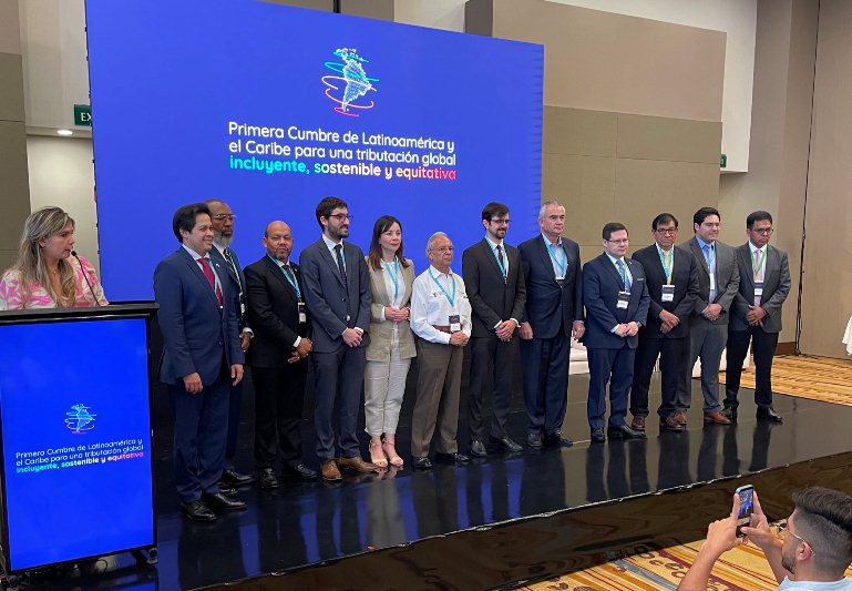 Gobiernos de Latinoamérica se reúnen para delinear una política tributaria «más justa»
