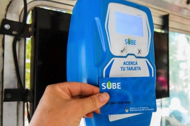 Viajar será cada vez más caro: los peajes suben 200%, los trenes 54% y el subte irá de $125 a $757 en tres etapas