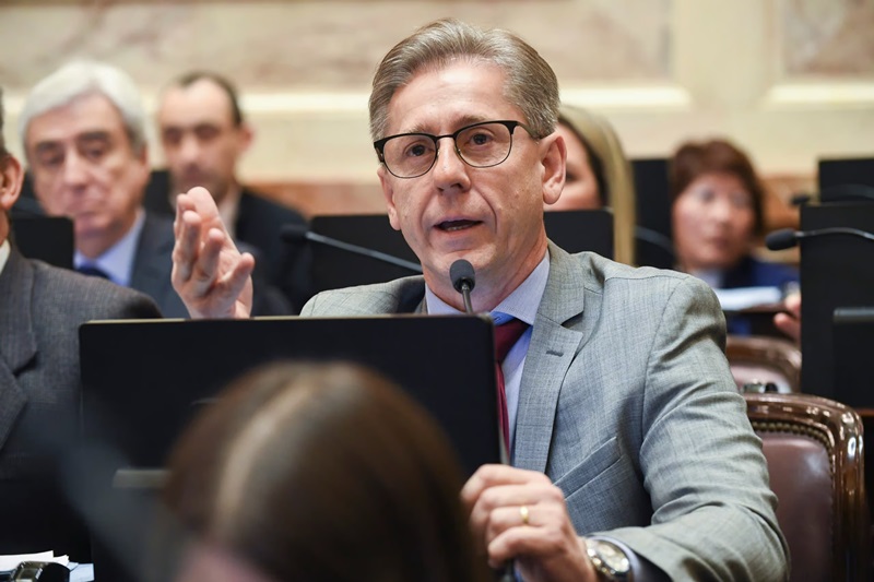 Vischi: “La educación es lo que hace que una nación prospere y tenga perspectivas de futuro”
