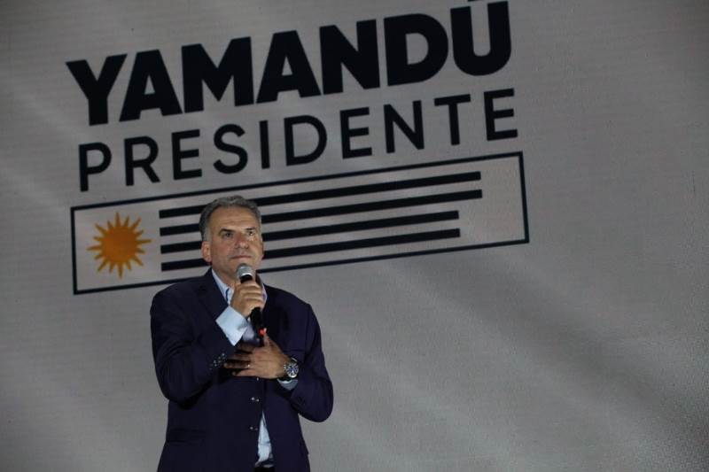 Elecciones en Uruguay: El Frente Amplio y la Coalición de Derecha compiten en segunda vuelta por la Presidencia de la República