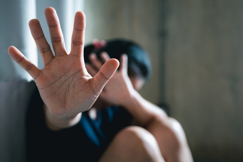 Violencia de género: buscan habilitar la detención inmediata de agresores que violen medidas judiciales