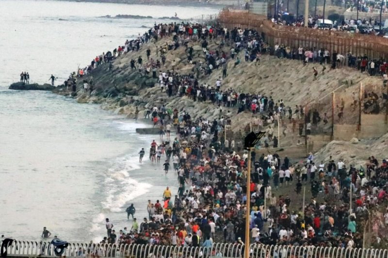 Crisis migratoria en Ceuta: piden cerrar la frontera con Marruecos