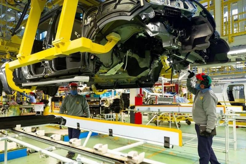 Renault y SMATA acuerdan un banco de horas para 1.200 trabajadores